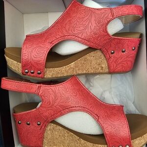 Very G Wedges in Red. Size 9